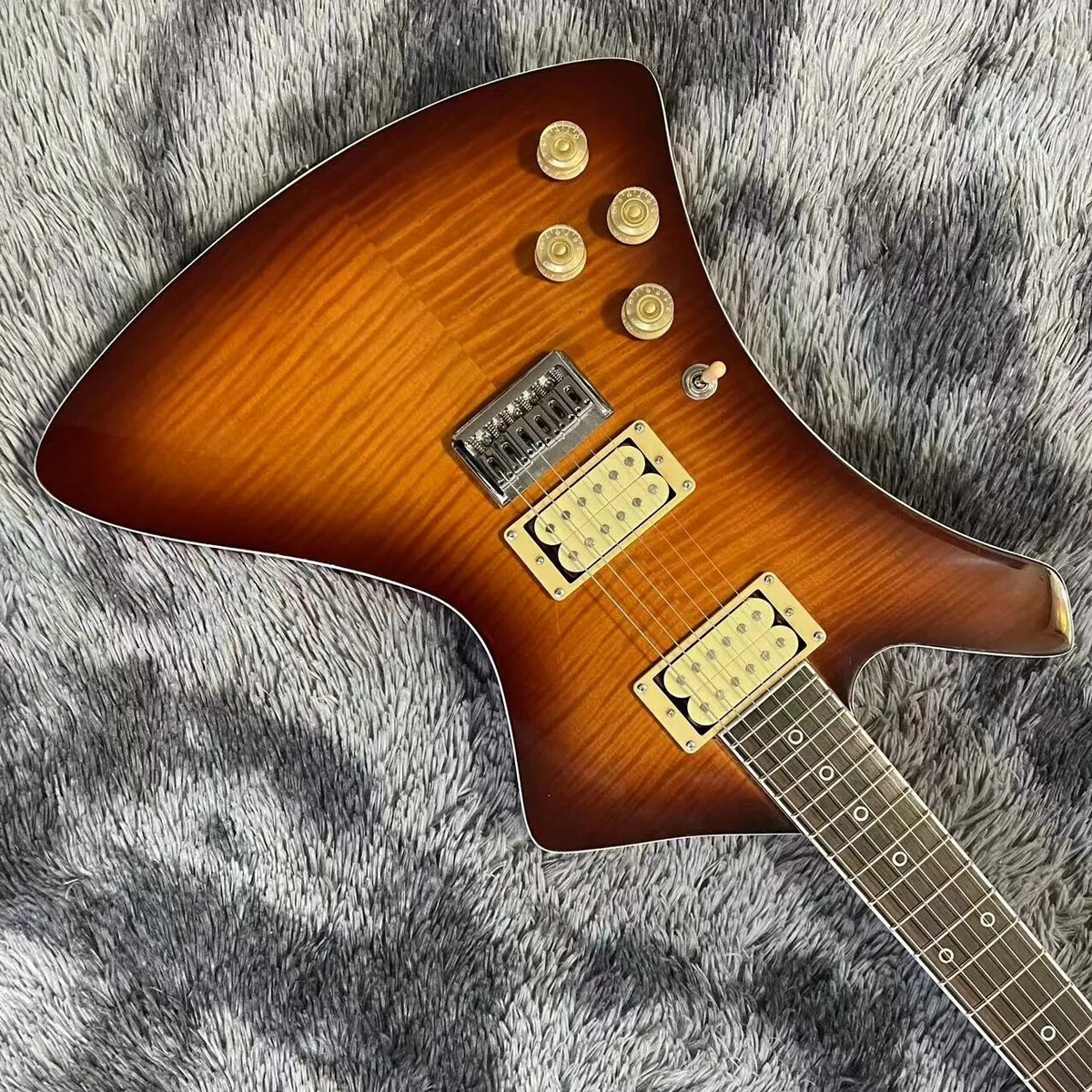 Factory Customized Flame Maple Top Electric Guitar with A
