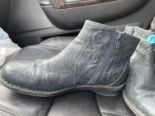 Stivaletti Clarks pelle schiacciata punta tonda donna 7,5 blu navy fibbia zip laterale - Foto 4 di 6