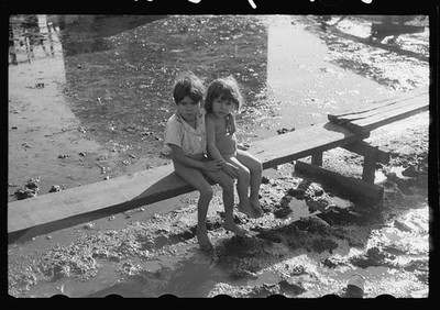 Photo:San Juan Puerto Rico El Fangitto Children on Boardwalk 1942