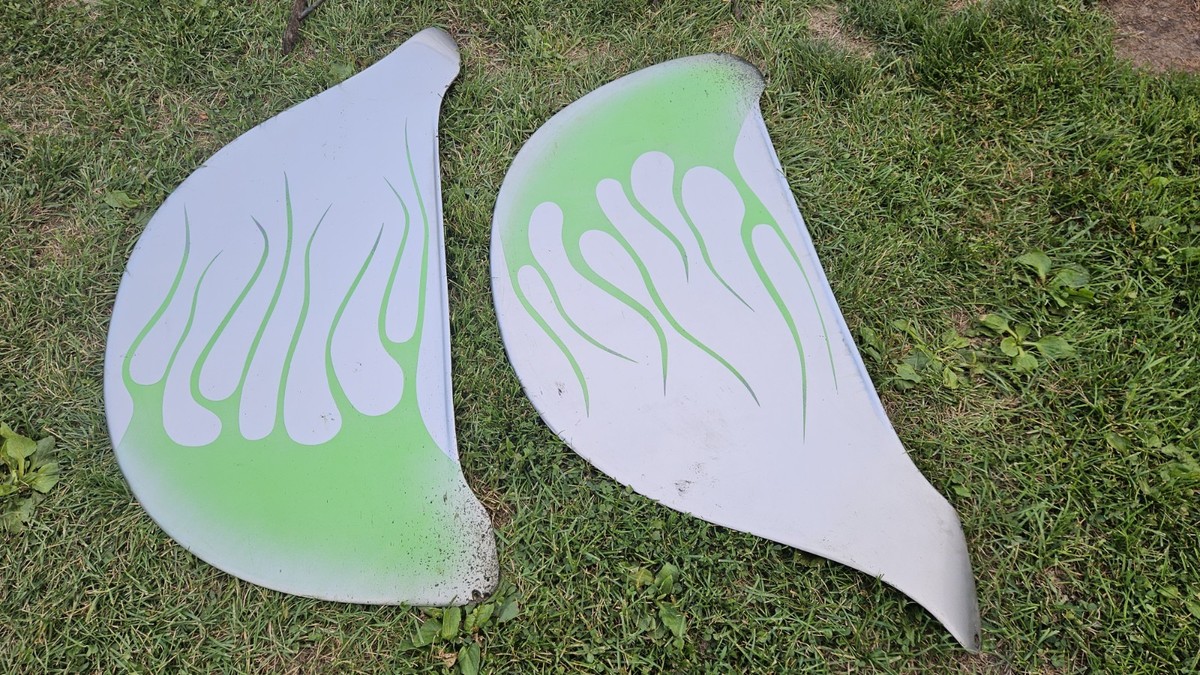 2001-2010 Chrysler PT Cruiser Fiberglass Teardrop Fender Skirts