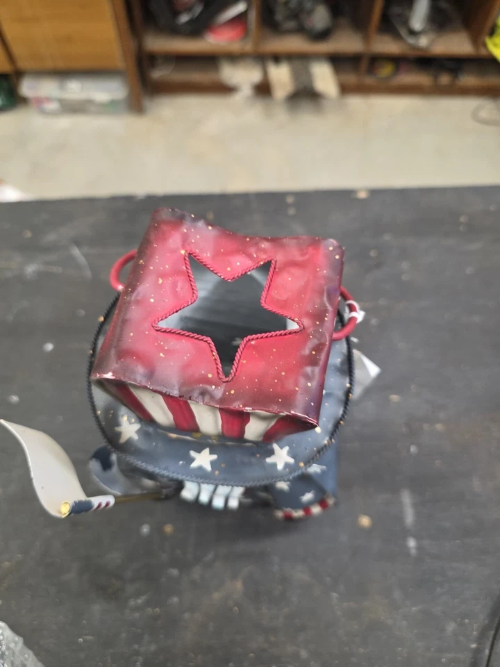 Candelabro votivo linterna de hojalata patriótico Tío Sam, rojo, blanco y azul Foto 3 de 4