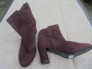 burgundy colour boots