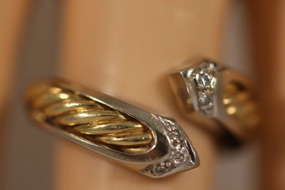 ANILLO ENVOLVENTE SERPIENTE DIAMANTE ORO AMARILLO 18K PESADO Y ORO BLANCO 7,25 7,44G Foto 3 de 4