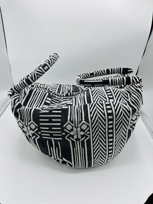 Diesel Women D-Vina Hammock Bag FW22 Fashion Show Almost Diesel Women D-Vina Hammock Bag FW22 Fashion Show Almost