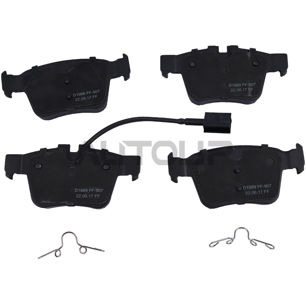 New Rear Brake Pads And Rotor For 2017-22 Maserati Levante S 670105706 673012302