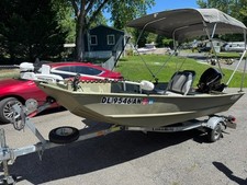 2019 Lowe 14' Extra-Wide Aluminum Jon boat READY to go for Fathers Day