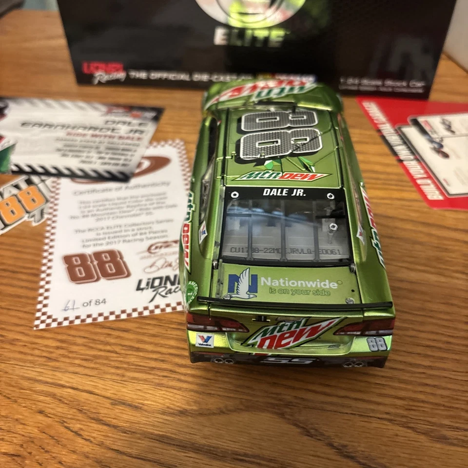 Dale Earnhardt Jr #88 Mountain Dew Talladega Carrera Líquido Color Elite Firmado Foto 2 de 4