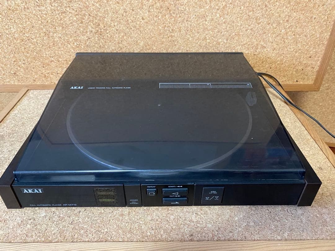 AKAI AP-M719 Fully Automatic Player –Very Good, No Noticeable Scratches