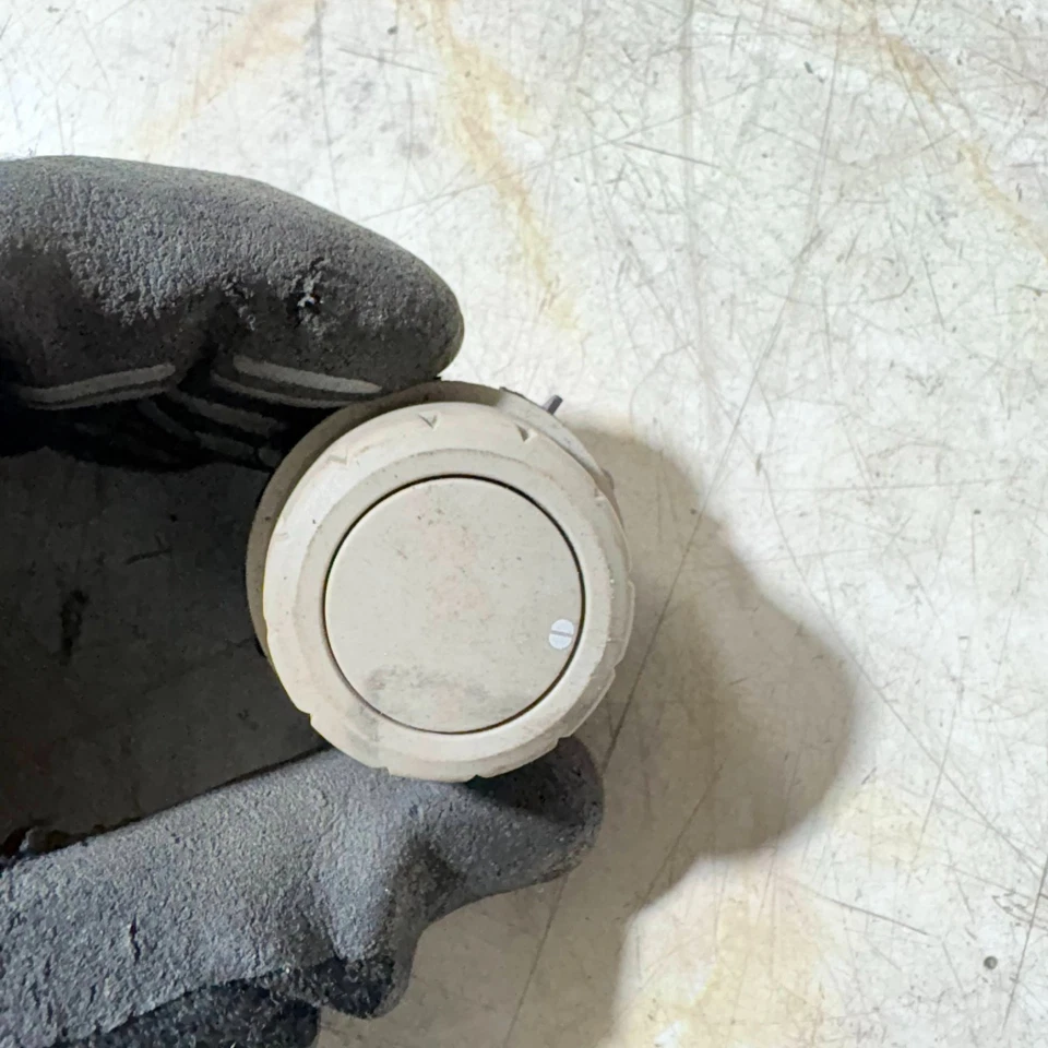 2005 Renault Megane Sunroof Switch Button 2211325 - Image 2 of 4