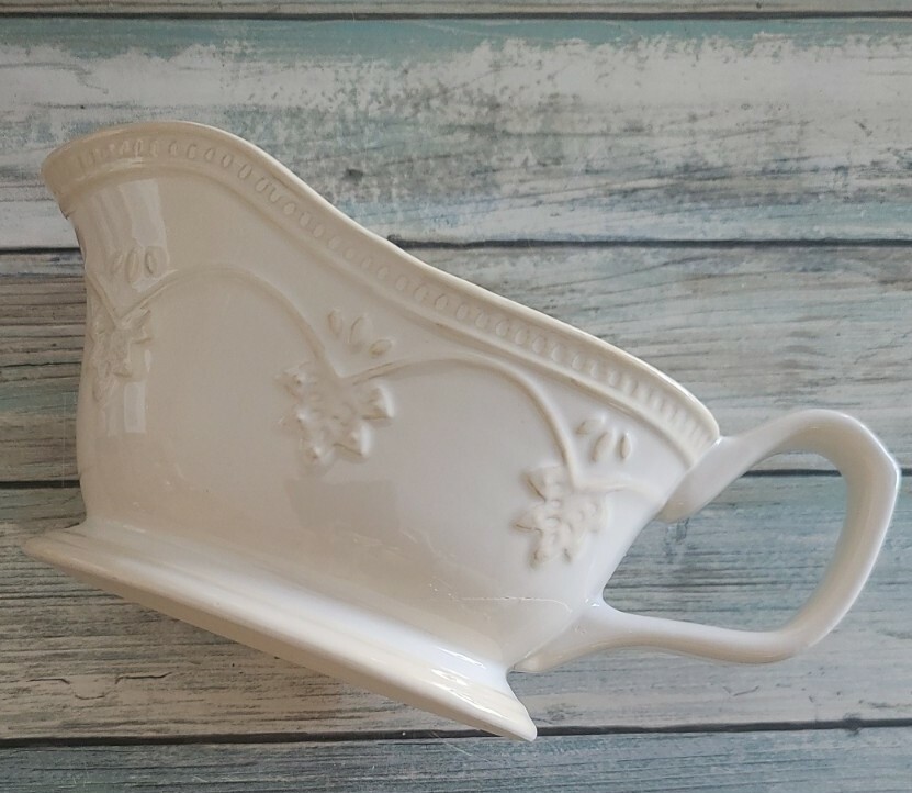Pioneer Woman Farmhouse Lace Stoneware Embossed Off White