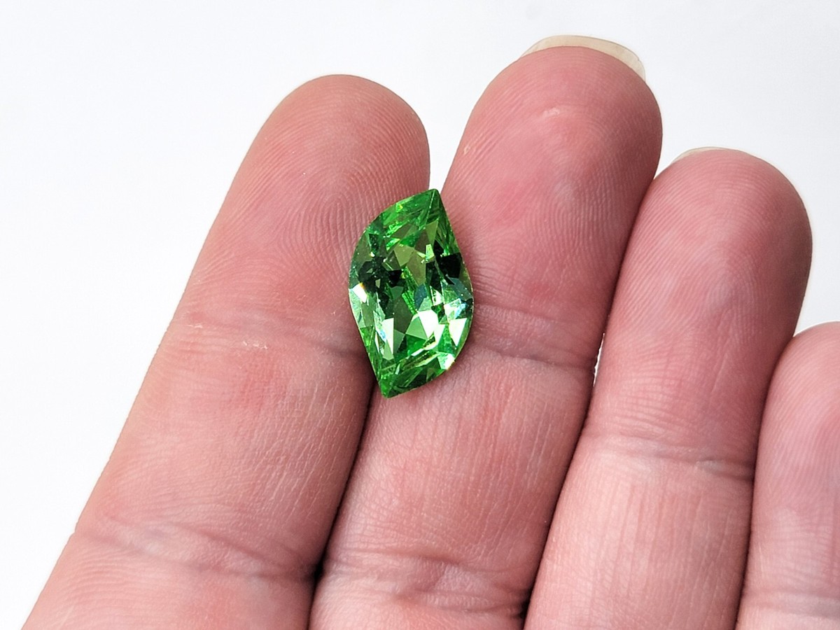 Vintage Uranium Glass Gem 18x10mm Green Lazy S Unique Gold
