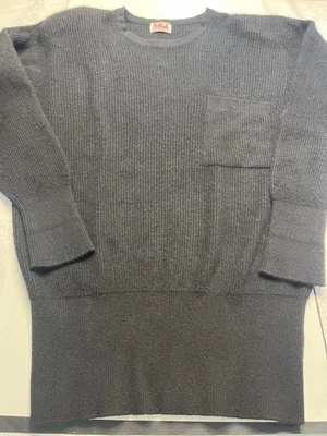 N.Peal Scotland 100% Cashmere Black Round Neckline Elongated Hemline Sweater M