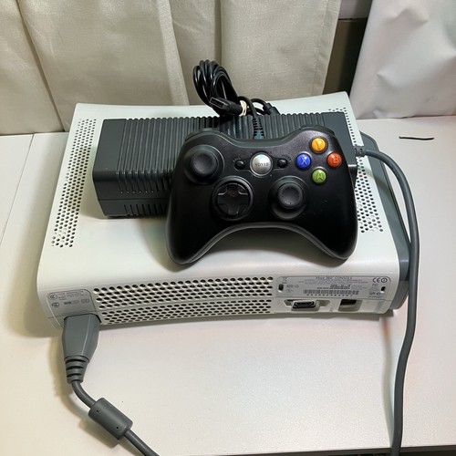 Microsoft Xbox 360 Pro White Console (No HDMI) - Works Well, Includes Power & AV Cable