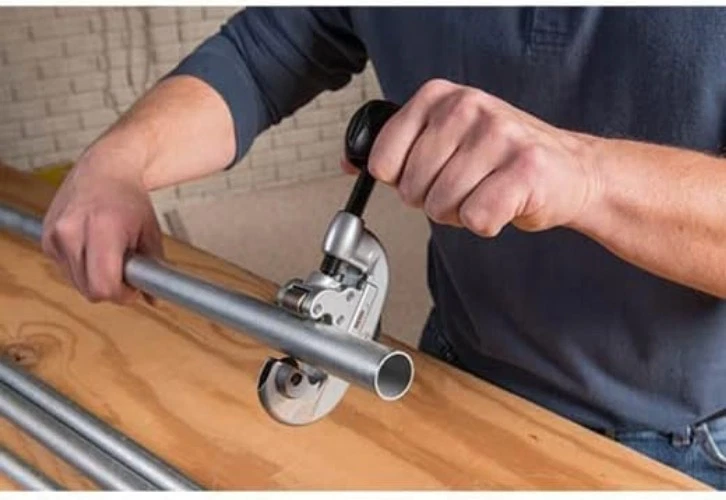 Ergonomic Ridgid 152 Tube Cutter with Quick-Acting Design & Lifetime - Image 4 of 4