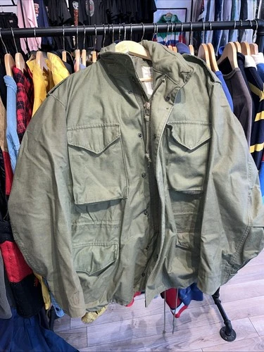 Vintage M-65 Field Jacket Vietnam Military 70’s Vietnam Era Large Scovill Zipper
