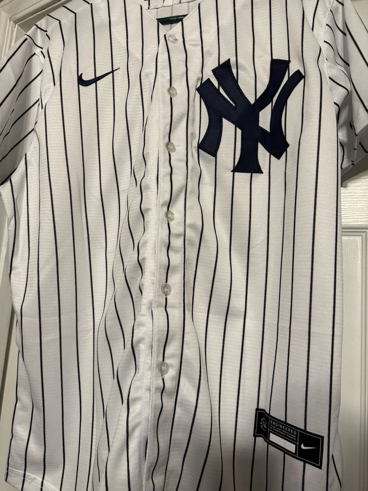 NUEVO - JERSEY JUDGE BLANCO A RAYAS GAMETIME YANKEES TALLA GRANDE Foto 2 de 4