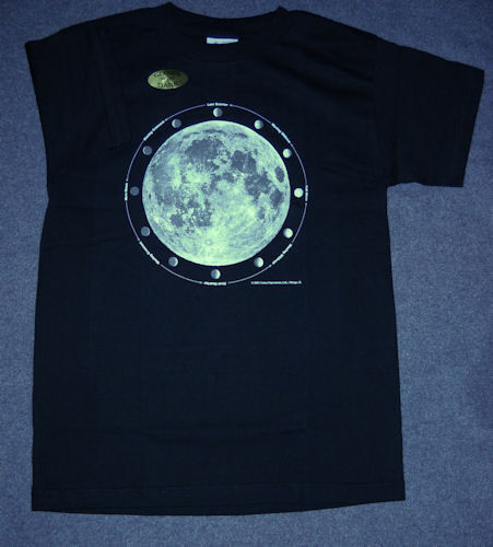 T-SHIRT ASTRONOMIE PHASES DE LUNE. GRANDS JEUNES ENFANTS. BRILLE DANS LE NOIR. NEUF DANS SON EMBALLAGE, - Photo 1/2