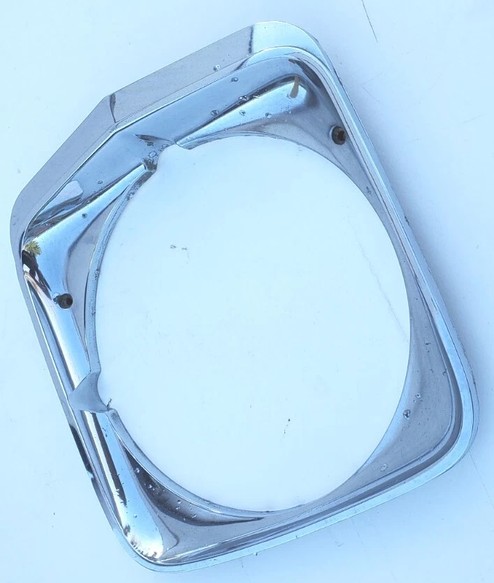 Bisel de faros Pontiac Grand Prix 1974 1975 Foto 2 de 4