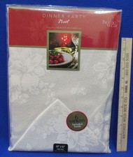 Home Wear Christmas Tablecloth  6 Napkin Set Noel Ivory Cream Oblong 60 x 84