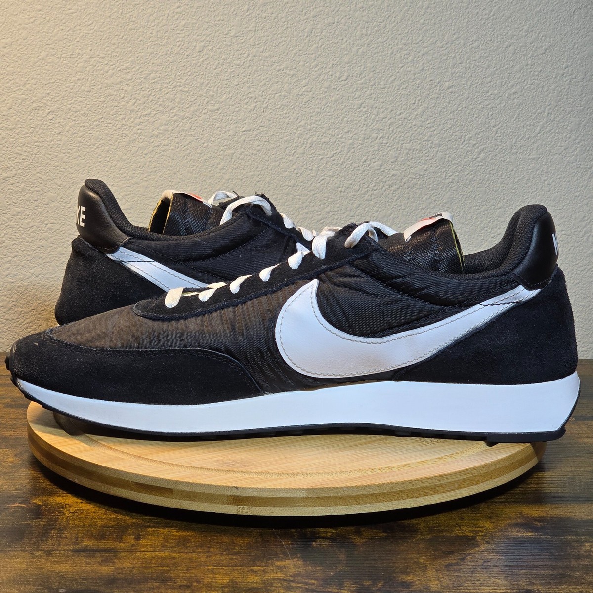 nike tailwind 79 black on feet