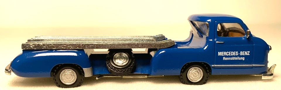 CMC 1954 Mercedes Benz Car Hauler scale 1:43 INV# 0923 - Image 4 of 4