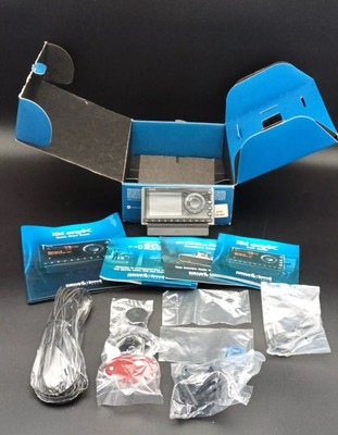 SiriusXM Onyx Satellite Radio Model XDNX1V1 Dock & Play Radio + Vehicle Kit Open