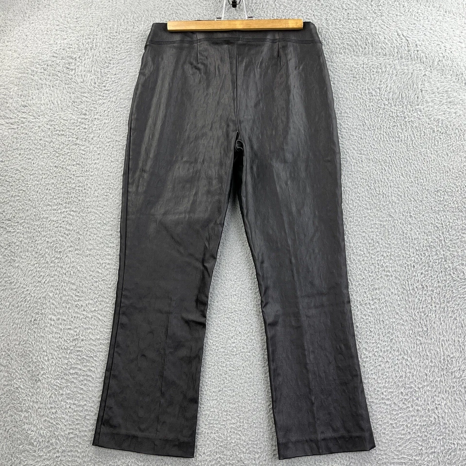 Calça feminina de couro sintético Cato 8 30x26 preta cintura média textura de leopardo estampada - Imagem 2 de 4