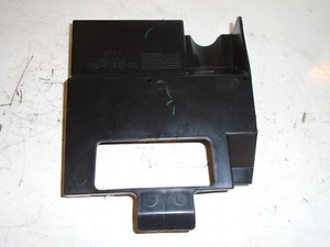 YAMAHA YZF R3 2015 2016 2017 2018:ABS PUMPENABDECKUNG:GEBRAUCHTE MOTORRADTEILE