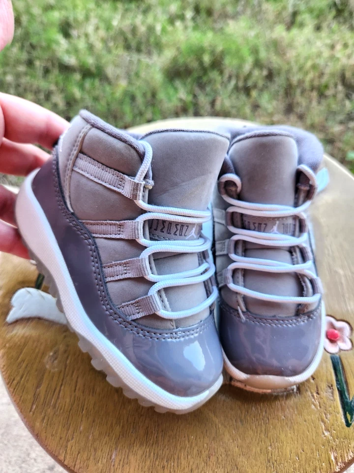 Jordan Retro 11 Mid "Cool Grey" Niño pequeño 7C Foto 2 de 4