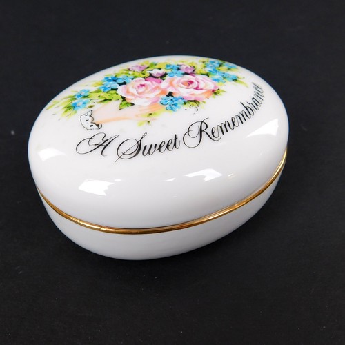 Valentines Day Token of Love Avon Candy Trinket Box A Sweet Rememberance 1982 - Picture 2 of 13