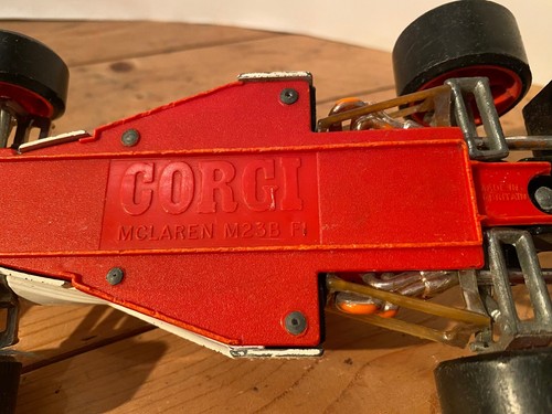 Corgi Nº McLaren M23B Texaco Marlboro F1 191 75-80. Modelo diecast escala 1:18 - Imagen 9 de 18