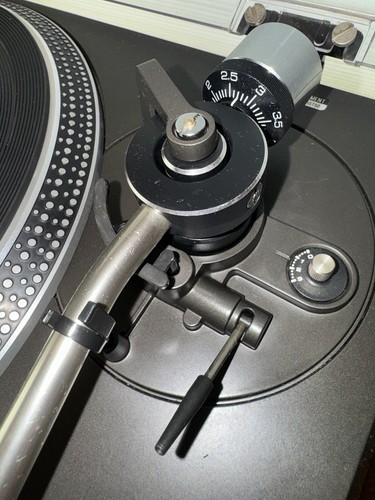 Vintage Technics SL-1510 Direct Drive Turntable WORKING - Picture 5 of 13