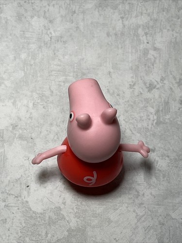 Peppa Pig GIRL In Red 2" Tall Figure Hasbro from Motor Home Adventure - Picture 5 of 8
