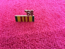 VIETNAM SERVICE RIBBON 1968 HAT/LAPEL PIN