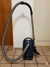 Miele S381 Metallic Blue 1800 Watt Staubsauger mit allem Zubehör - Top Zustand