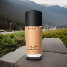 Mac Studio Fix Fluid Foundation SPF15 24HWear Buildable NC41 the old formula 