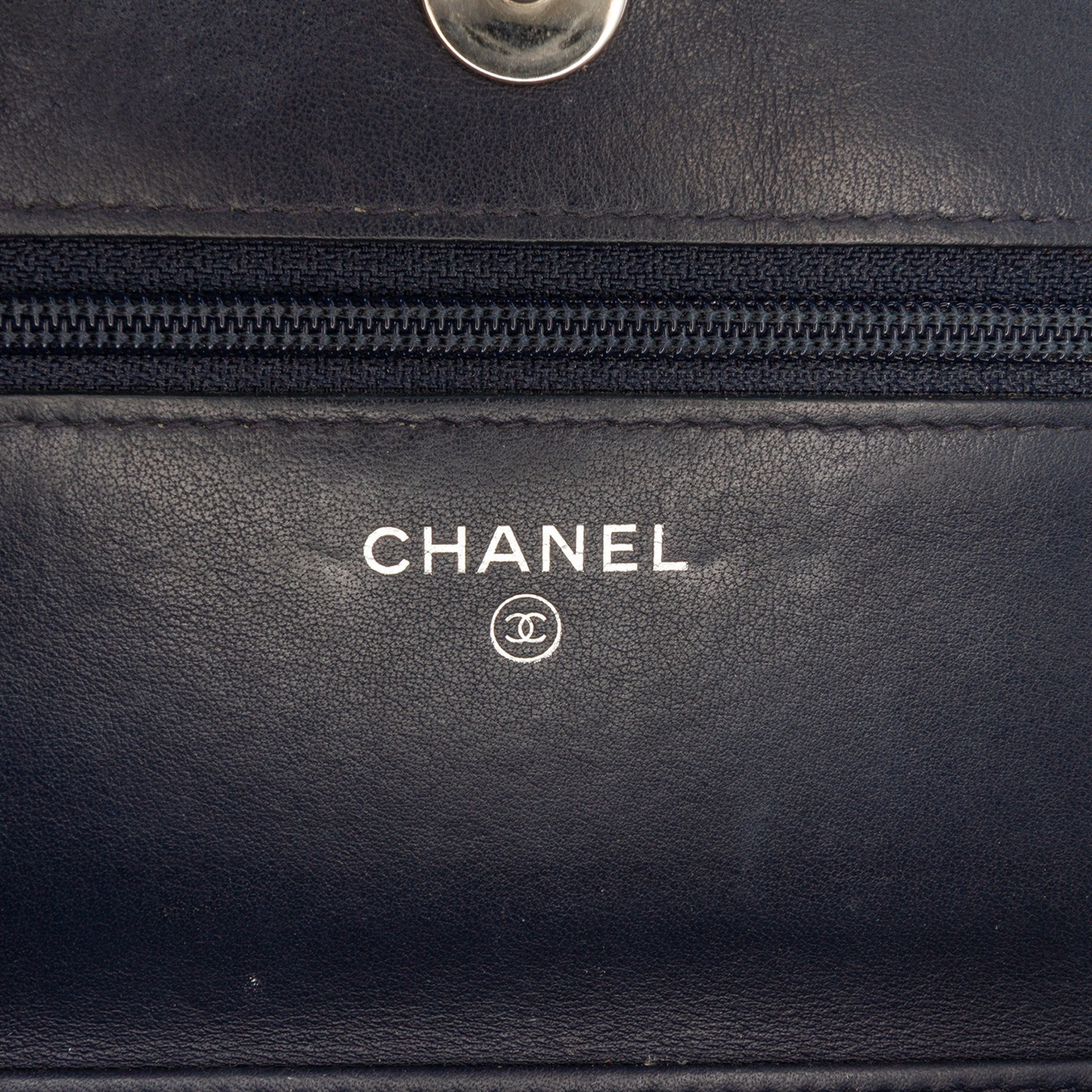 Authenticated Chanel CC Square Stitched Calfskin … - image 5