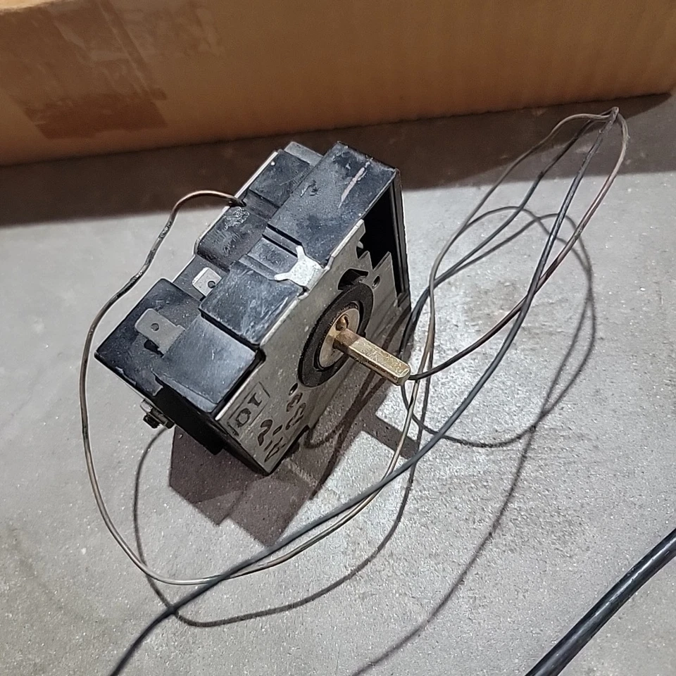 Westinghouse Thermostat Q161581 Pre-Owned Good Condition, Free Shipping - Image 4 of 4