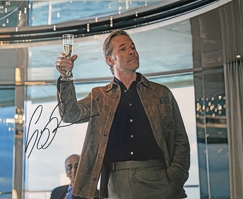 Guy Pearce Original 10×8 handsigniertes Foto + Echtheitszertifikat - Bild 1 von 6