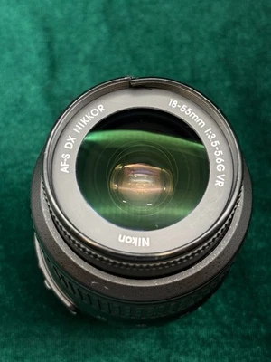 Objectif Nikon AF-S DX NIKKOR 18-55 mm f/3,5-5,6 G VR pour pièces - Photo 1/4