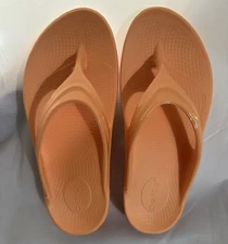 OOFOS OOLALA WOMENS Recovery SANDALS Foam Flip Flop Orange Comfort Thong Sz 7