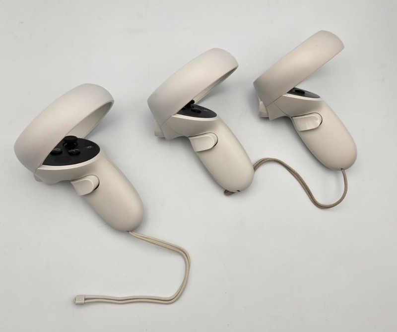 1x Meta Oculus Quest 2 Right Hand Controller - FREEPOST