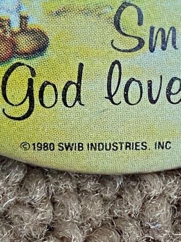 Smile God Loves You Button Vintage 1980's Button - Picture 6 of 6