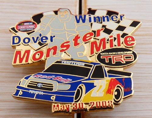 PIN'S COURSE USA NASCAR TRD TOYOTA TRUCK SERIES RED BULL MONSTER MILE EGF MFS - Picture 3 of 4