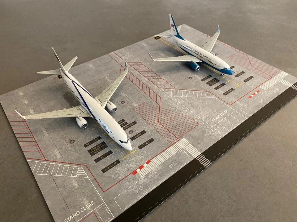 SUPER! 1:400 Diorama "Double VIP Parking Lot" Airport . z.B. für Herpa u.a.