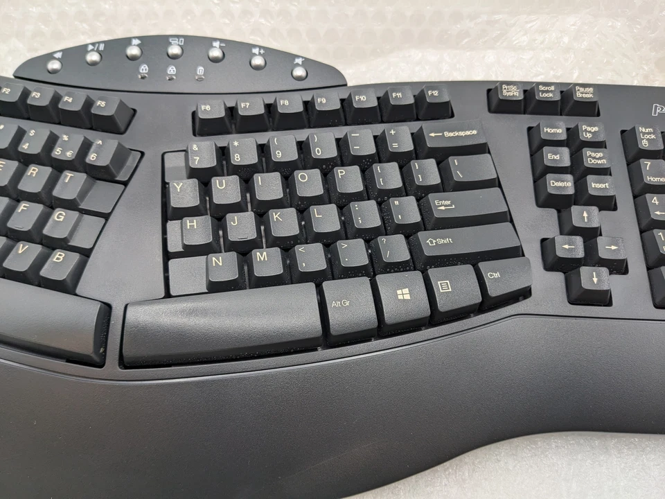 Perixx Periboard-612 Wireless Ergonomic Split Keyboard Bluetooth w/ Adapter - Image 4 of 4