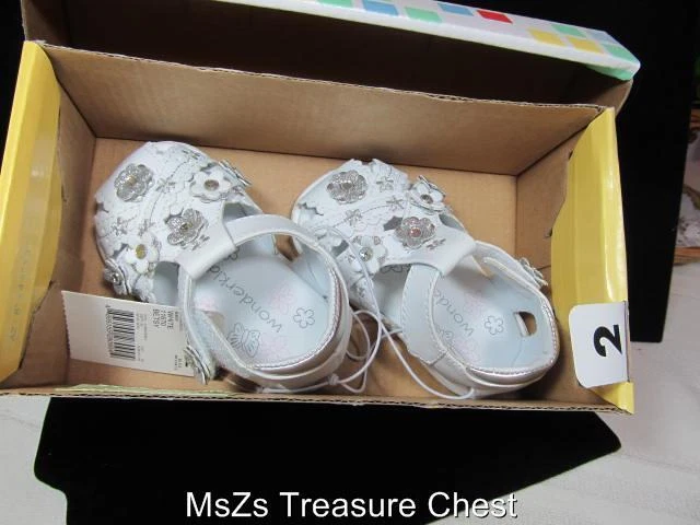 Zapatos de bebé WONDERKIDS blancos "Betsy" con destellos, talla 2M * Nuevos en caja con etiquetas * Foto 2 de 4