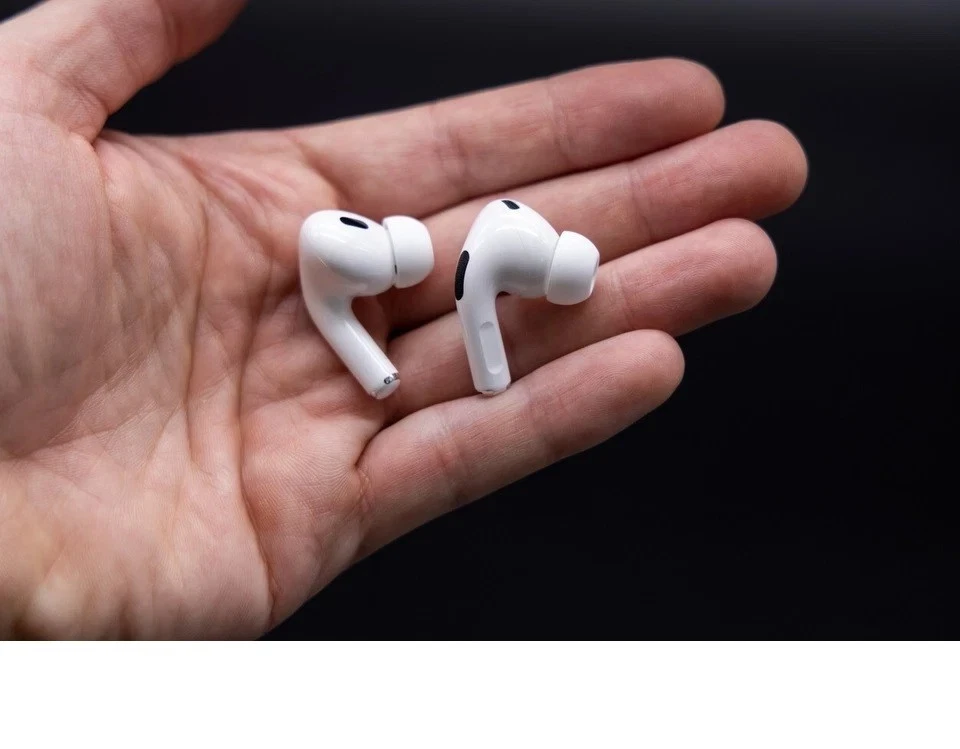 Airpods Pro 2nd Generation with ANC and Wireless Charging case (USB-C) - Image 4 of 4