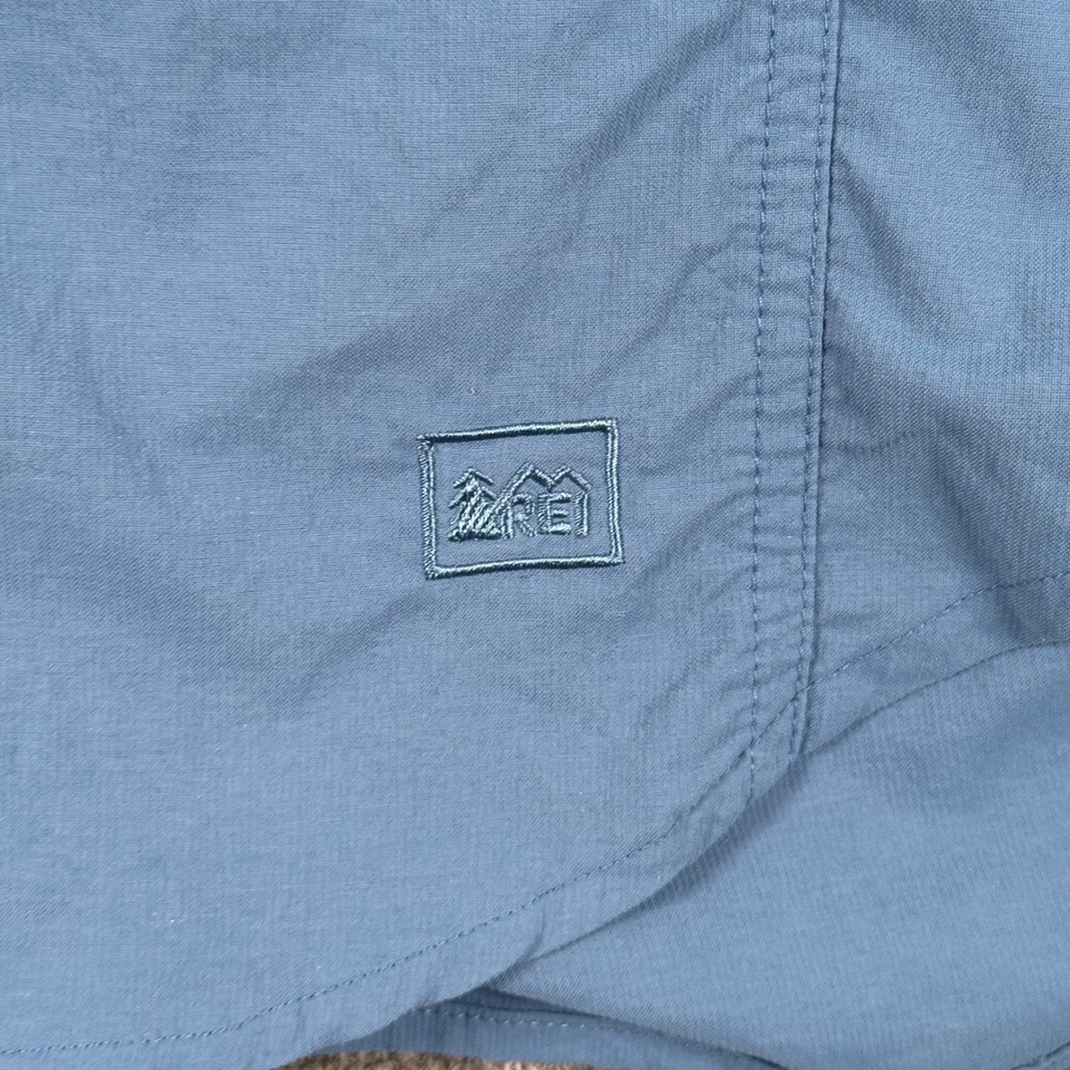 Camisa cooperativa REI XL azul nailon manga corta abotonada exterior bolsillo defecto para hombre Foto 3 de 4