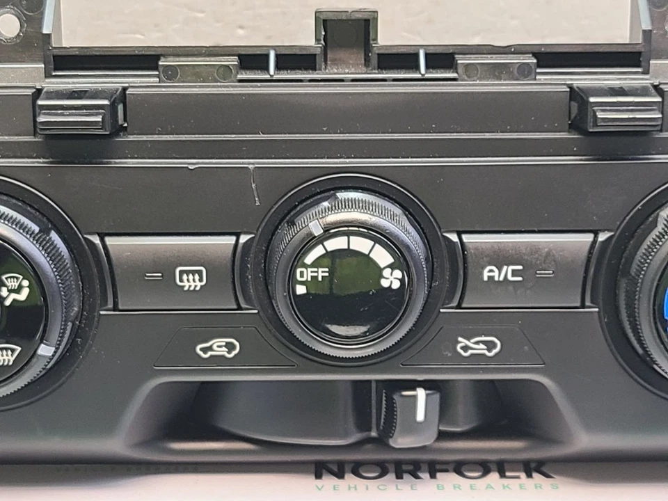 ISUZU D-MAX RG MK3 2022 Climate Control Panel 8975436841 - Image 3 of 4